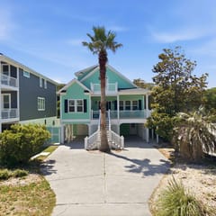 One More Day 5 bedrooms, Across the street from the beach