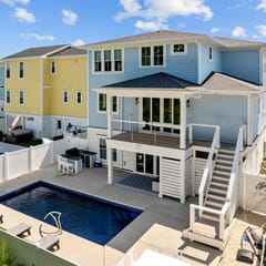 Seas the Day, gorgeous private home, heated pool