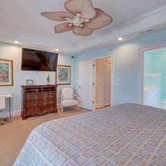 Casa Bella - oceanview, just steps to the beach