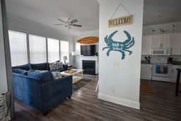 Hitt'n the Beach - just steps away from the beach and pool. - Image 4