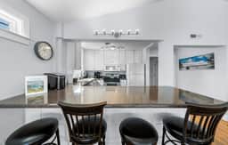 Hit the Beach -  steps away from the beach & pet friendly - Image 4