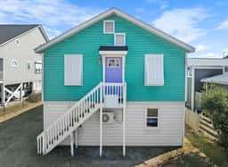 Hit the Beach -  steps away from the beach & pet friendly - Image 2
