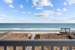 Mimi's Place - Oceanfront condo, fantastic views and covered deck - Image 3