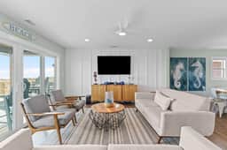 Sol Shine - Dog Friendly, Oceanfront House, Large Deck,Private Beach Access! - Image 4