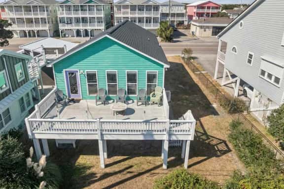 Hit the Beach -  steps away from the beach & pet friendly - Image 1
