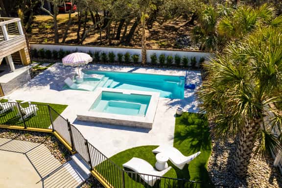 Seaside Jewel - New Pool/spa, 6 bedroom, 2 min walk to the beach - Image 1