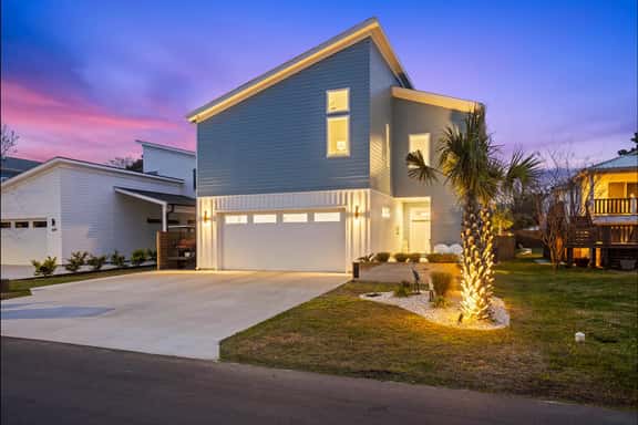 13 Palms High end home with private heated pool and hot tub, dog friendly - Image 1