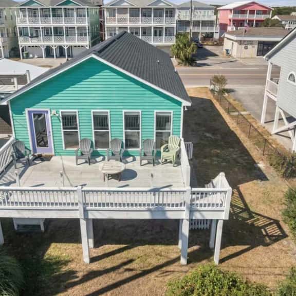Hit the Beach -  steps away from the beach & pet friendly - Image 1