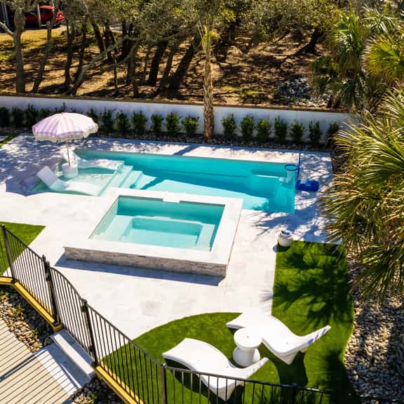 Seaside Jewel - New Pool/spa, 6 bedroom, 2 min walk to the beach - Image 1