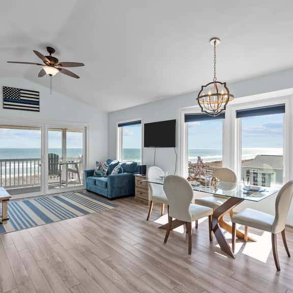 Mimi's Place - Oceanfront condo, fantastic views and covered deck - Image 1