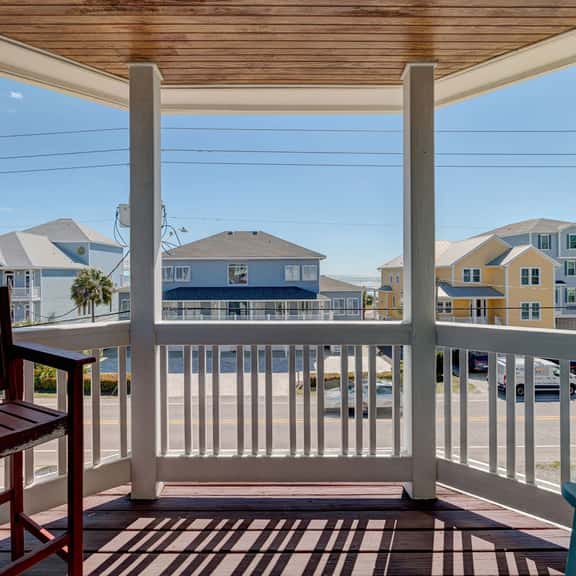 Casa Bella - oceanview, just steps to the beach - Image 1