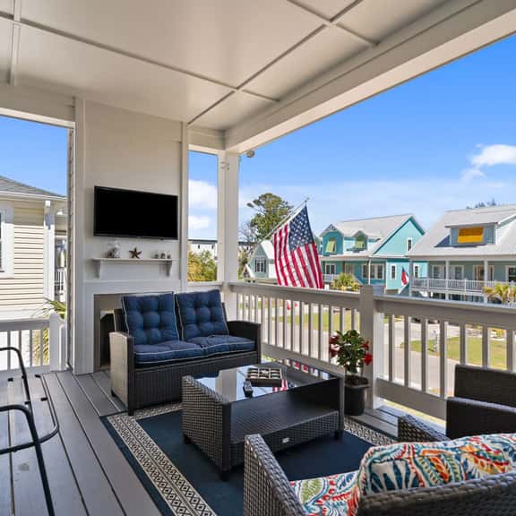 Beach Haven Getaway Sleeps 10, Near Beach, Family-Friendly w/ EV charger - Image 1