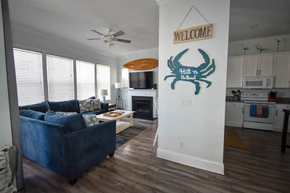Hitt'n the Beach - just steps away from the beach and pool. - Image 4