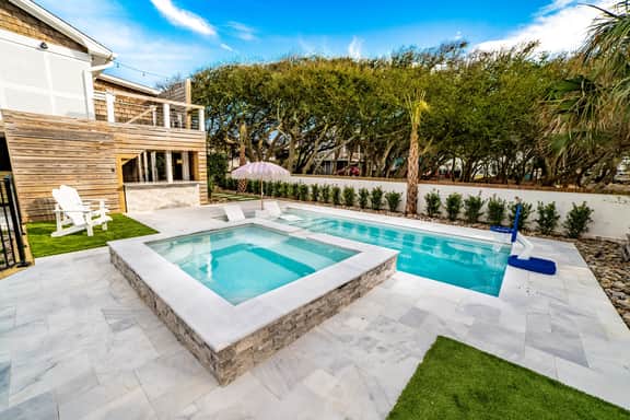 Seaside Jewel - New Pool/spa, 6 bedroom, 2 min walk to the beach - Image 3