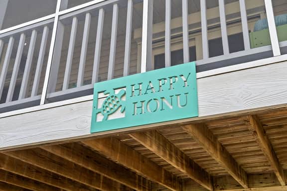 Happy Honu - Dog-Friendly Beach Retreat, Screened Porch, Walk to Beach - Image 4