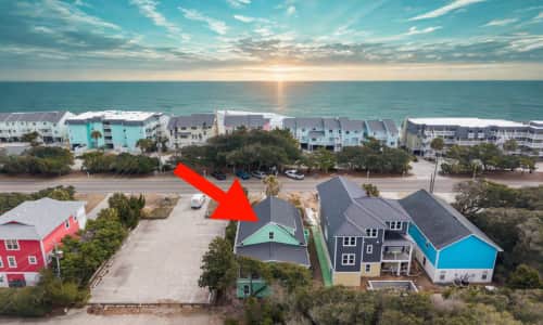 One More Day 5 bedrooms, Across the street from the beach - Image 2
