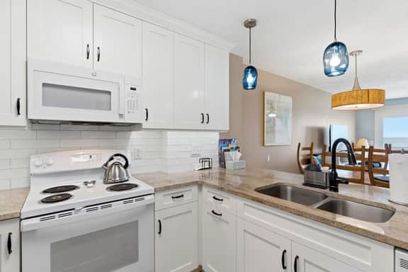 OD 1306 - Oceanfront top floor condo | Indoor and outdoor pools - Image 5
